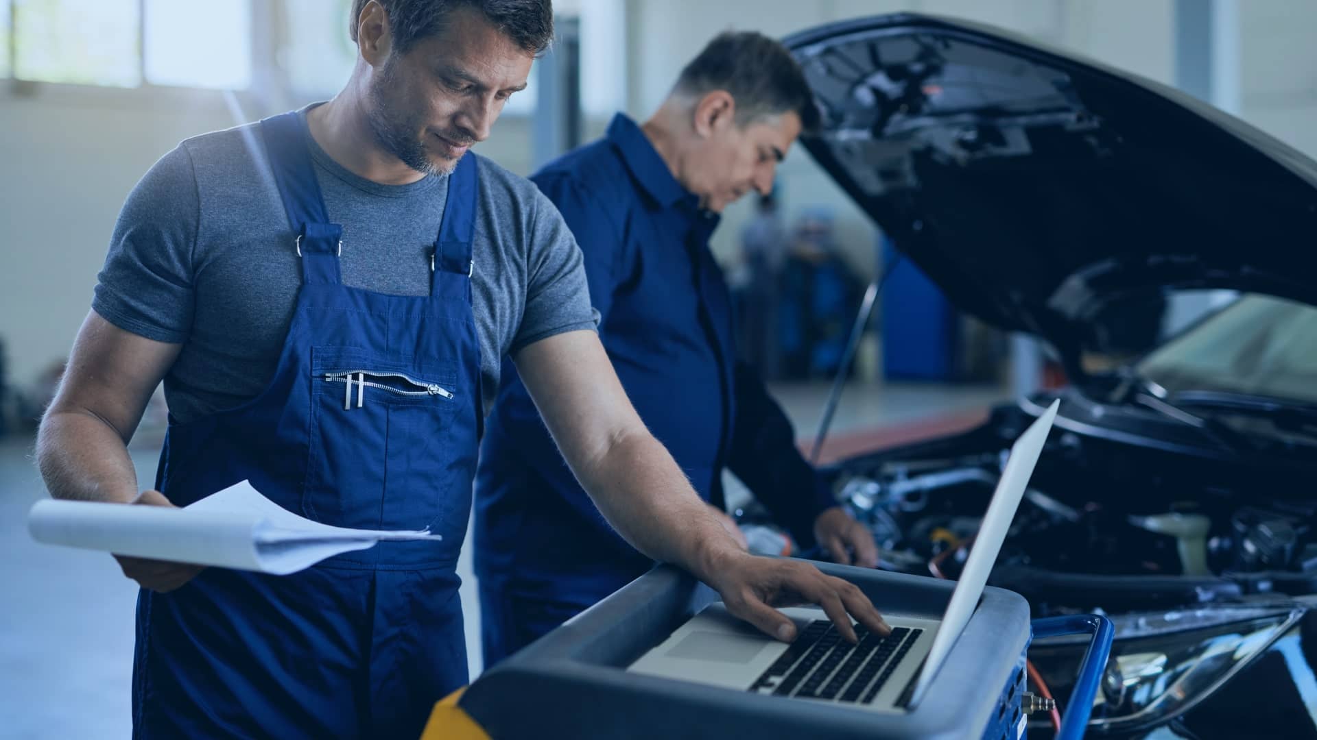 vehicle maintenance management software